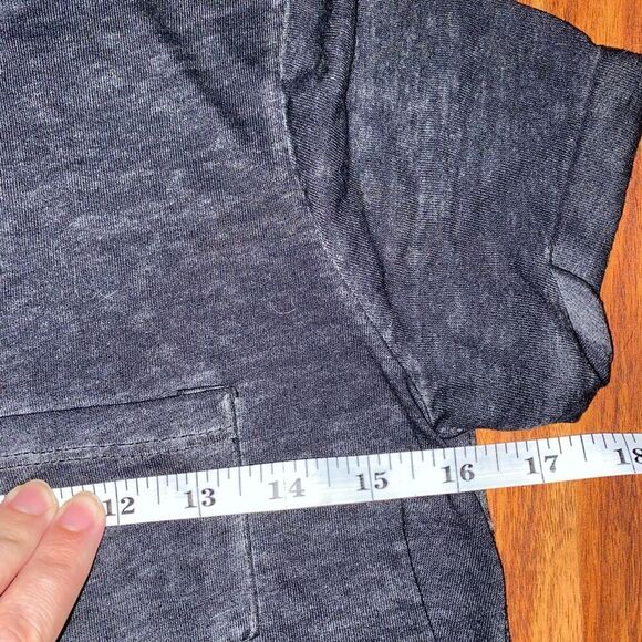 4 for $50 🎃 Planet Gold Distressed Look Black Tunic Tee Womens Size Small - Picture 6 of 7